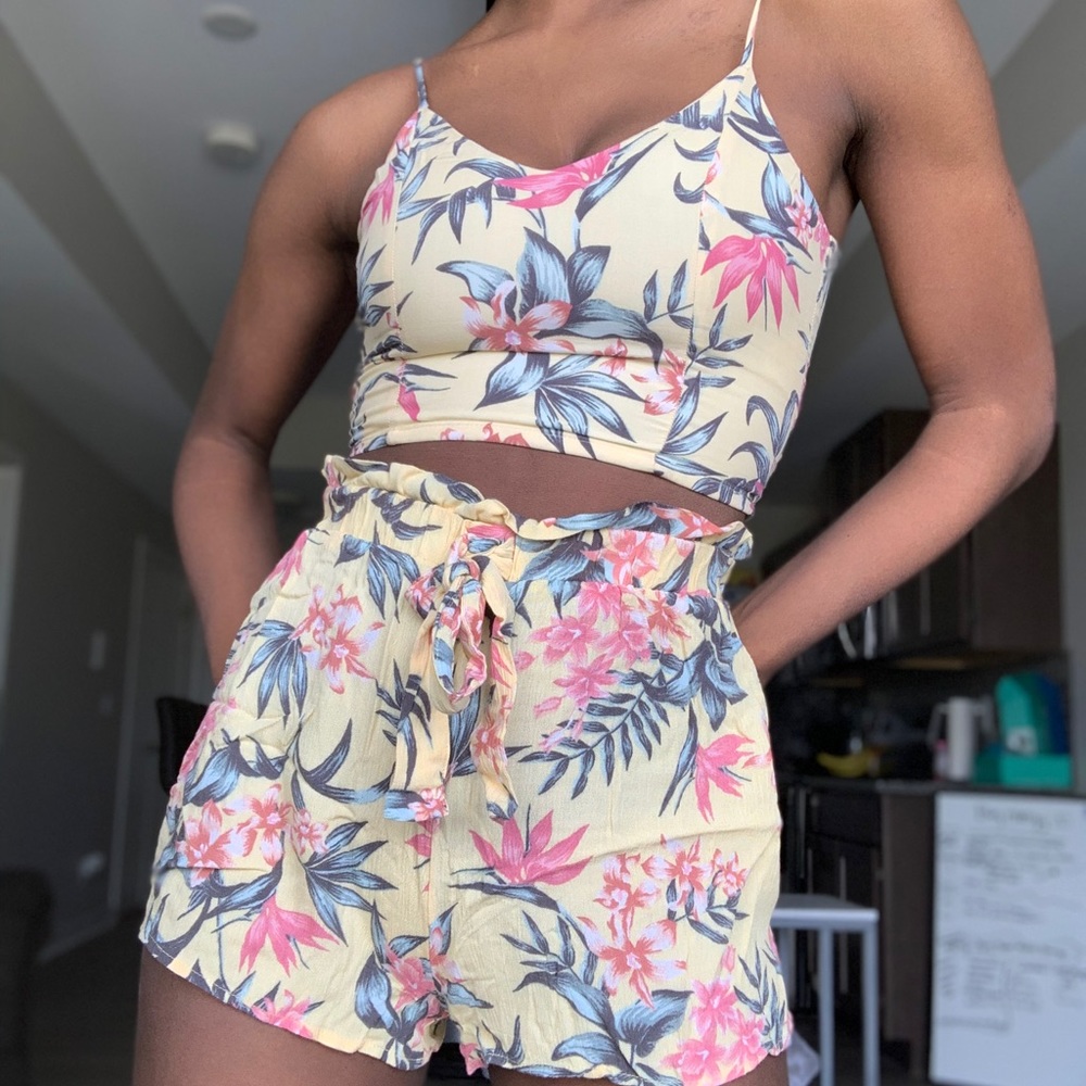 H&M Floral Crop Top high Waist Shorts 2pc Set